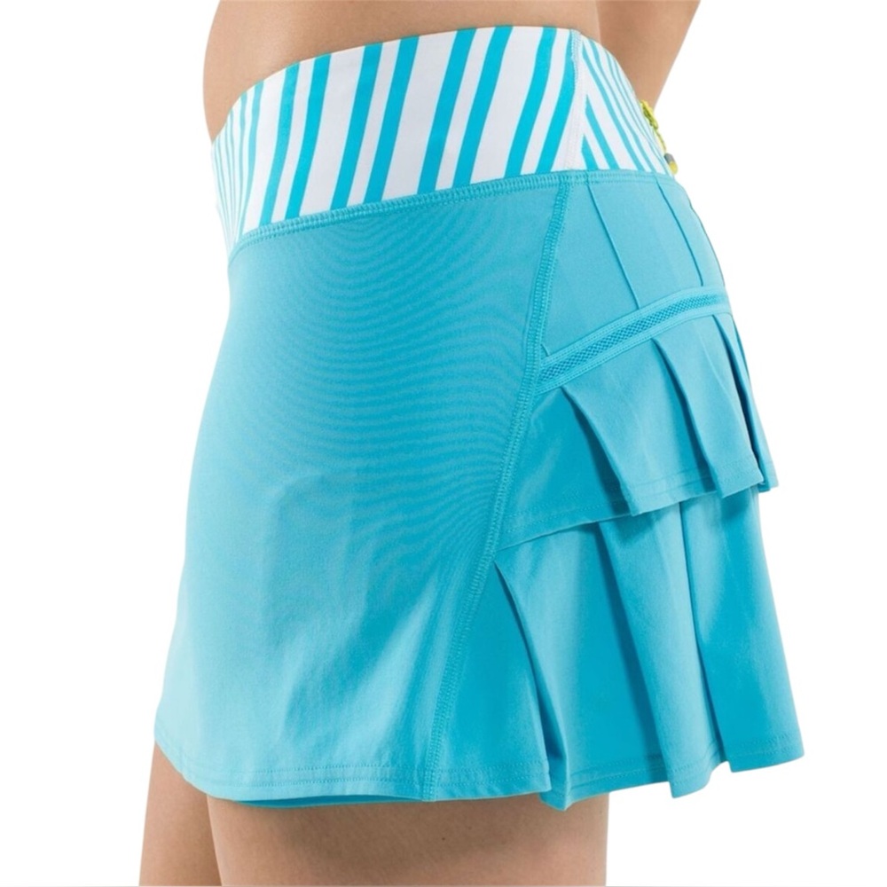 LULULEMON RUN: PACE SETTER SKIRT SPRY BLUE/TWIN STRIPE Size 6